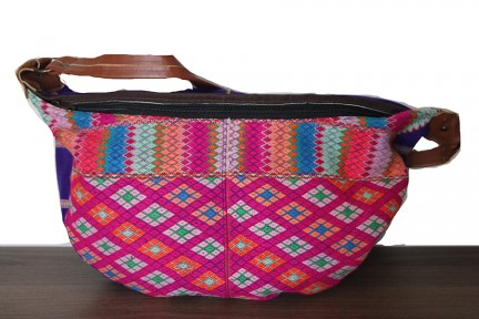 Besace ethnique Chic Sac ethnique forme banana en besace bandoulière