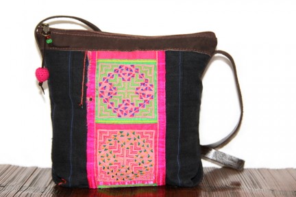 Petit sac Ayuthaya Sac artisanal brodé fait main