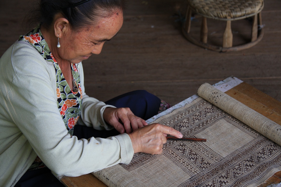 hmong batik tissu