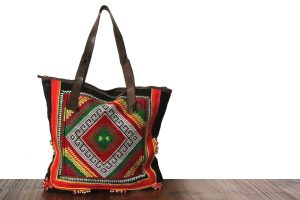 on : Paris Mood Brodé Madame Tricote Un sac à l