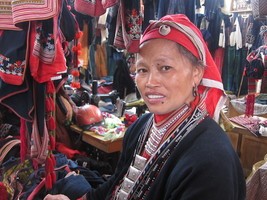 Artisan du Maxi sac Hmong